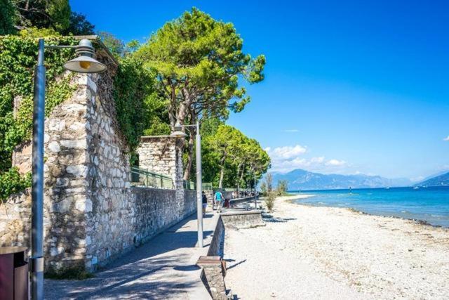 Lido Galeazzi Giant Pool Διαμέρισμα Σιρμιόνε Εξωτερικό φωτογραφία